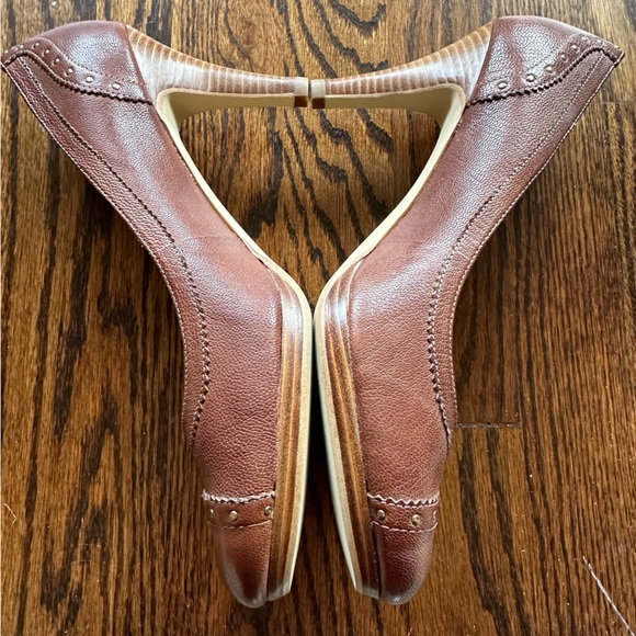 New AK Ann Klein Brown Studded Platform Heels - Sz 9 - Picture 4 of 6